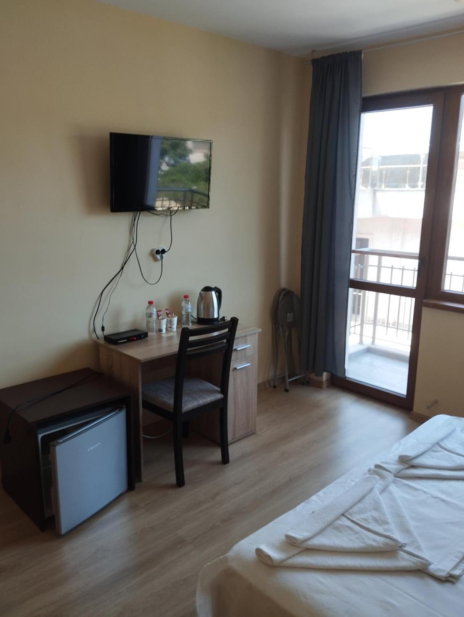 Alfa Guest Rooms With Parking Varna Exterior foto