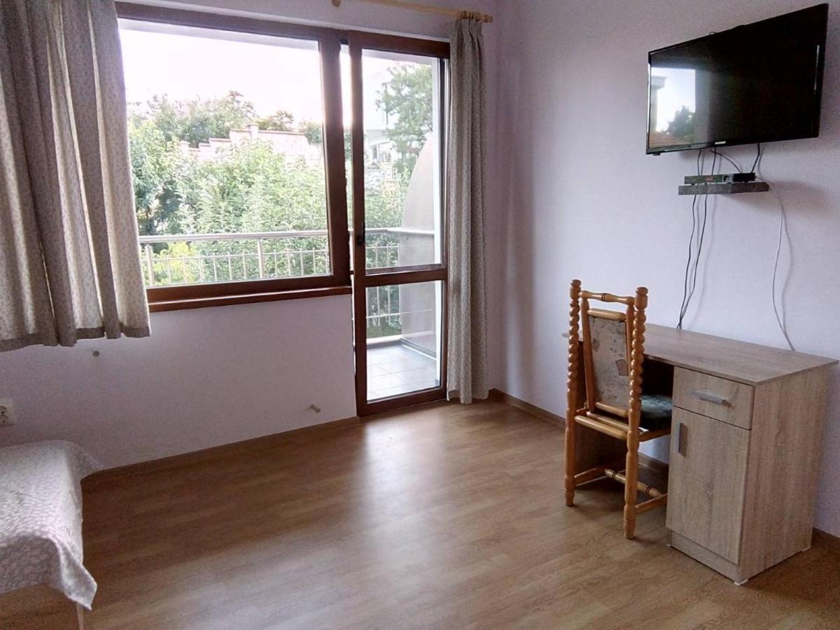 Alfa Guest Rooms With Parking Varna Exterior foto