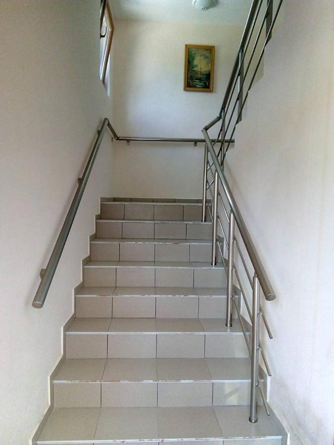 Alfa Guest Rooms With Parking Varna Exterior foto