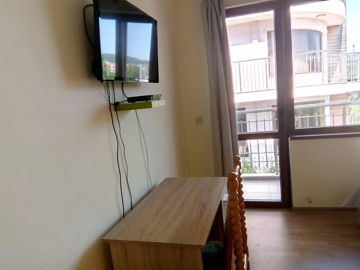 Alfa Guest Rooms With Parking Varna Exterior foto