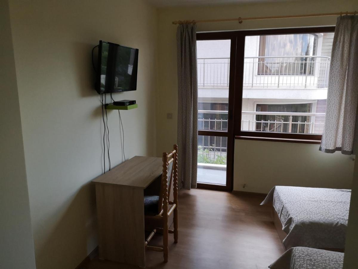 Alfa Guest Rooms With Parking Varna Exterior foto