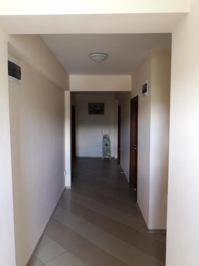 Alfa Guest Rooms With Parking Varna Exterior foto
