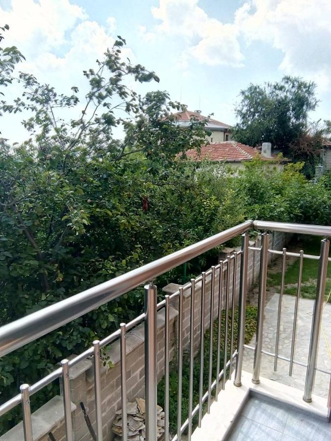 Alfa Guest Rooms With Parking Varna Exterior foto
