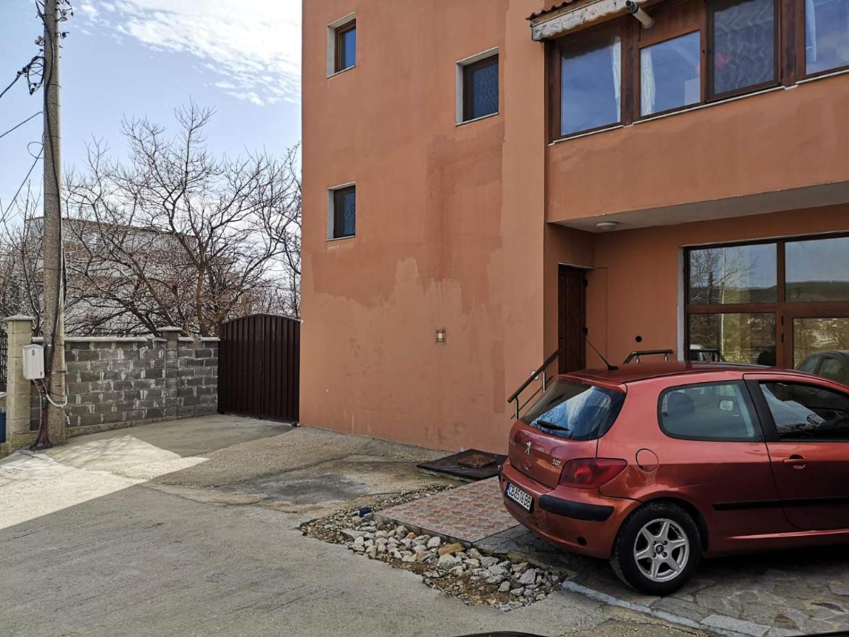 Alfa Guest Rooms With Parking Varna Exterior foto